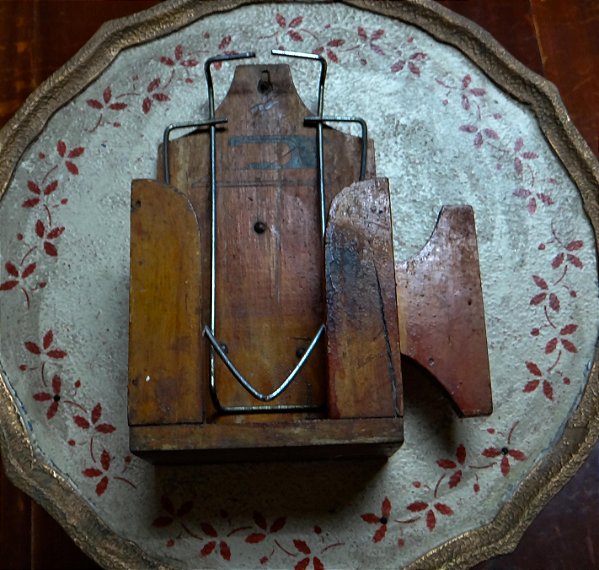 Suporte de parede para Ferro de Passar Anos 50
