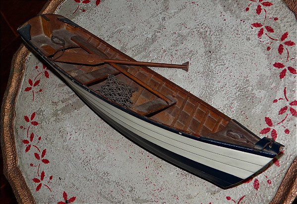 Miniatura Canoa Peça Artesanal em Madeira