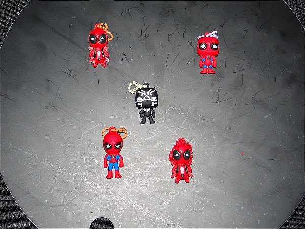 Kit 5 chaveiros tipo Pendant do HOMEM ARANHA, DEAD POOL e PANTERA NEGRA