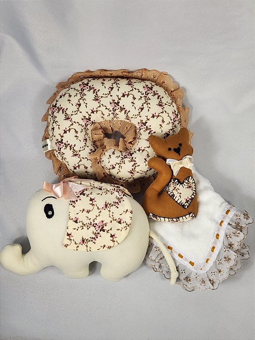 KIT ALMOFADA DE BRAÇO, ALMOFADA DE BERÇO E NANINHA GATINHO
