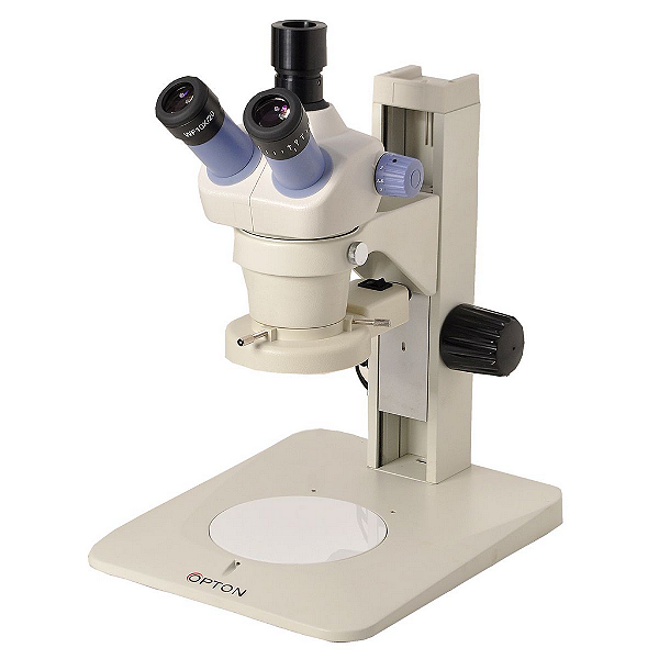 Estereomicroscópio Trinocular, Zoom 0.7X a 3X, Aumento 7X até 30X, Iluminação Refletida a 8W Fluorescente- TNE-02T