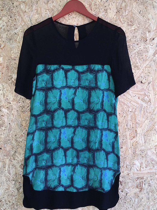 vestido verde com preto