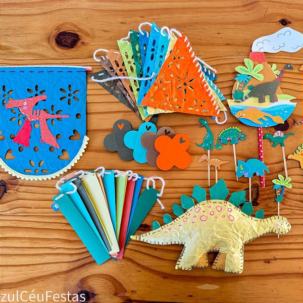 Dinossauro beira mar