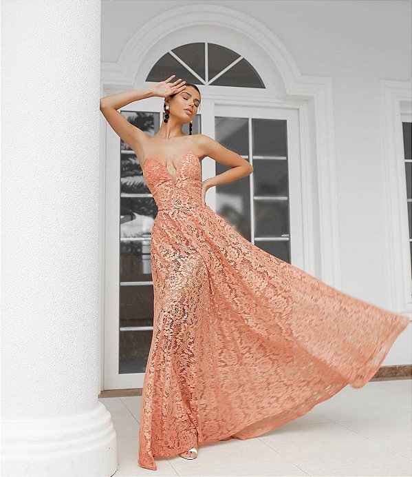 vestido tomara que caia com blusa por baixo