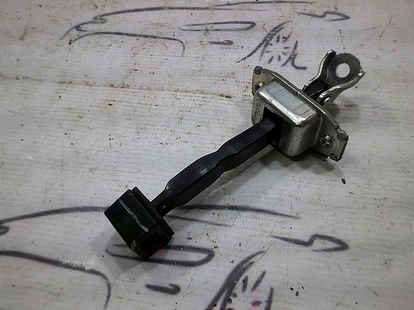 Limitador Porta Traseira Direita Mitsubishi Lancer 19/20