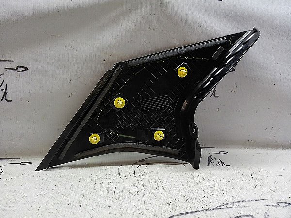 Acabamento Externo Porta Traseira Esquerda Nissan Kicks 2018