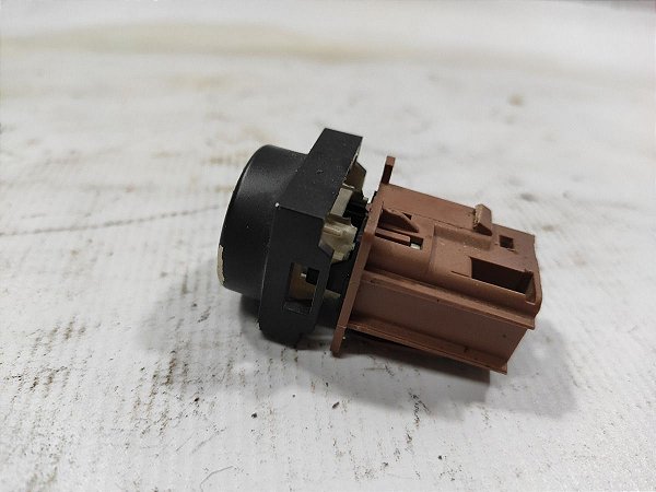 Botão Comando Trava Das Portas Citroen Xsara Picasso 08 A 14