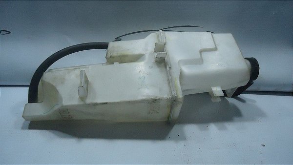 Reservatorio De Agua Do Limpador Nissan Versa 15/16