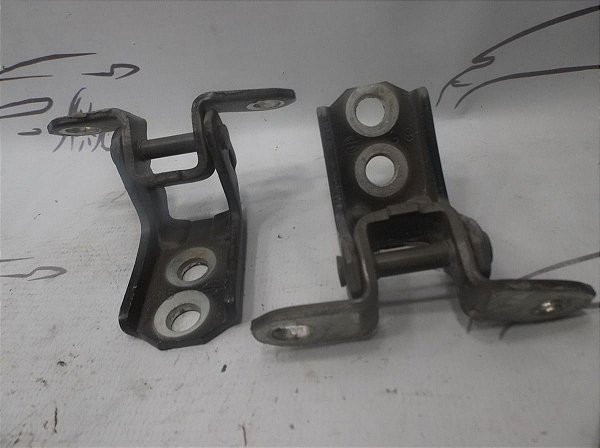 Par De Dobradiça Porta Dianteira Esquerda Nissan Versa 19/20