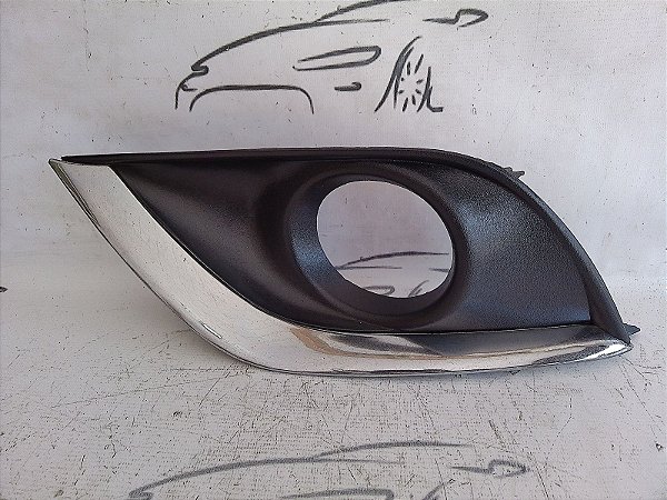 MOLDURA CROMADA FAROL MILHA ESQUERDA NISSAN VERSA 17 18 19