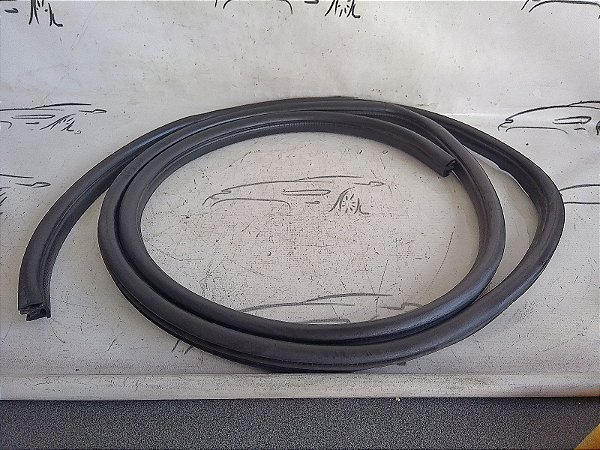 BORRACHA PORTA DIANTEIRA ESQUERDA  NISSAN VERSA 17 18 19 20