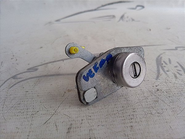 MIOLO TAMPA TRASEIRA NISSAN VERSA 17 18 19 20