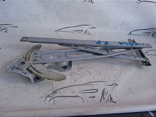 MAQUINA VIDRO DIANTEIRO DIREITO NISSAN VERSA 17 18 19 20