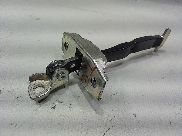 Limitador Da Porta Traseira Direita Yaris 2023 165km Rodado