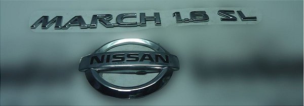 Kit Emblemas Tampa Traseira Nissan March 2018