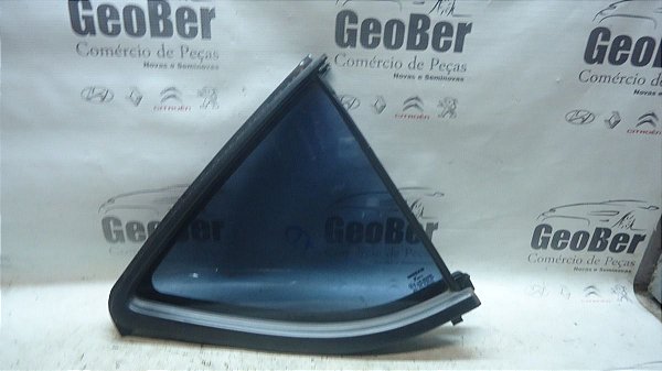Vidro Vigia Traseiro Direito Nissan Versa 12 A 17
