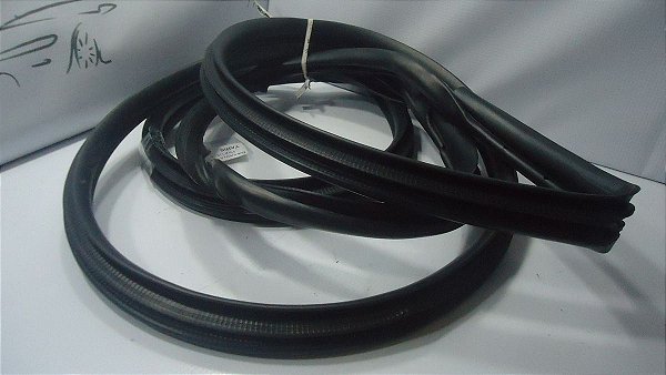 Borracha Contorno Porta Dianteira Direita Toyota Yaris 18/19
