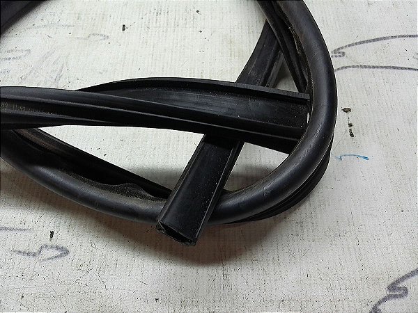 Borracha Contorno Vidro Dianteiro Esquerdo Citroen C3 16/17