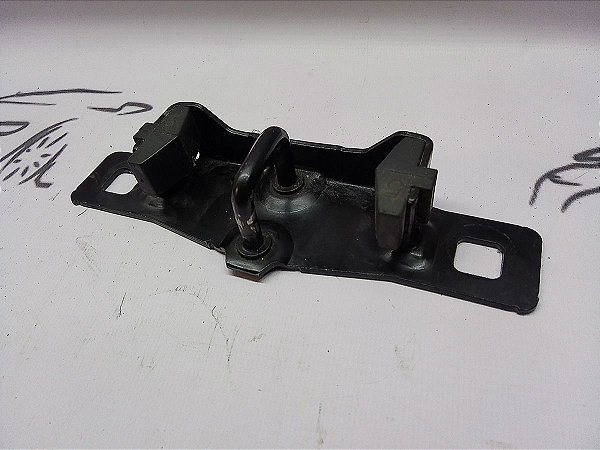 Trinco Batente Trava Tampa Traseira New Fiesta 15 16 17 18