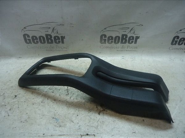 Moldura Alavanca Freio De Mao Porta Treco Peugeot 2008 2017