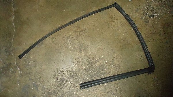 Borracha Contorno Vidro Traseiro Direito Nissan March 2018