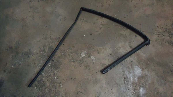 Borracha Contorno Vidro Traseiro Esq. Nissan Versa 12 A 17