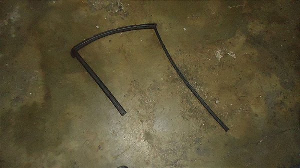 Borracha Contorno Vidro Traseiro Esquerdo Nissan March 2018