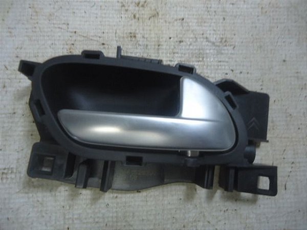Maçaneta Int Porta Traseira Dir  Peugeot 2008 15/16