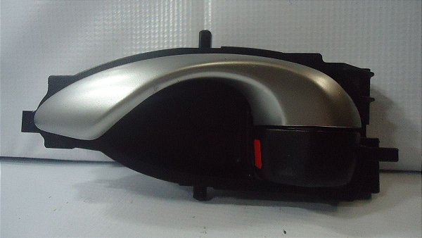 Maçaneta Interna Dianteira Esquerda Toyota Yaris 18/19