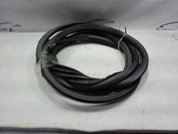Borracha Porta Dianteiro Esquerdo Yaris 2023 165km Rodado