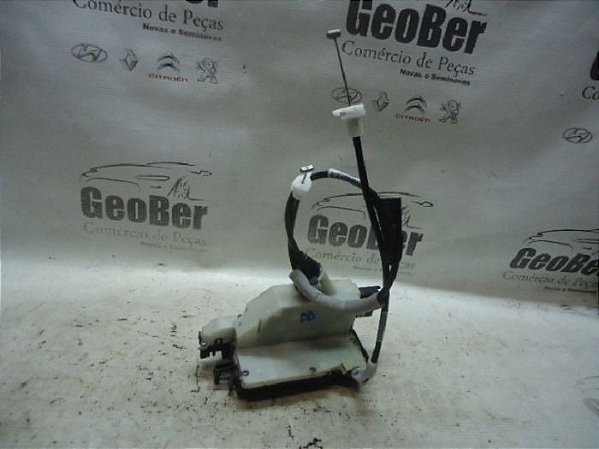 Fechadura Porta Dianteira Direita Peugeot 2008 15 A 17