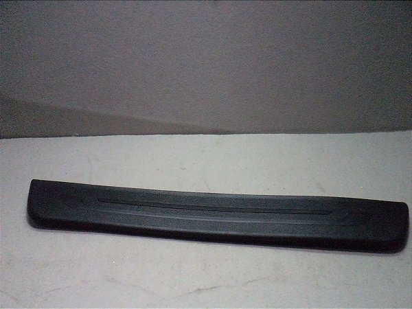 Soleira Dianteira Direita Kia Cerato 13/14