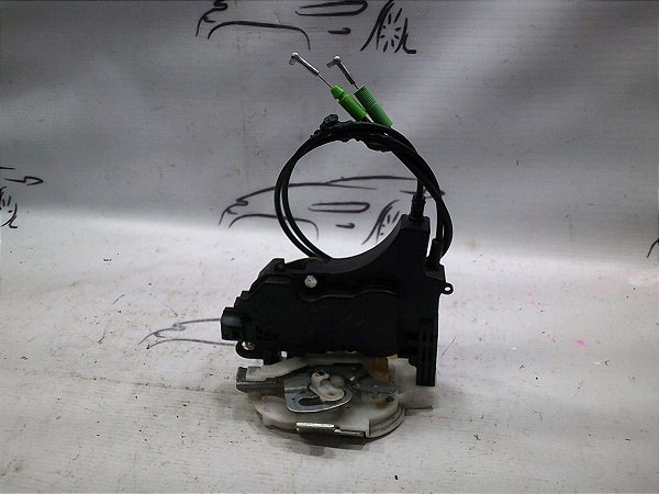 Fechadura Porta Traseira Esquerda Mitsubishi Lancer 19/20
