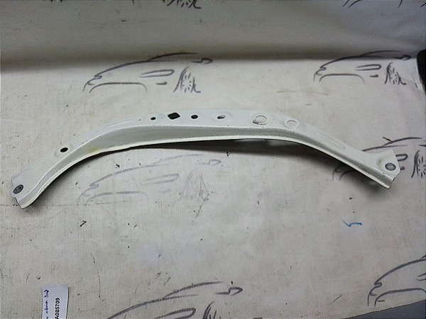 Acabamento Longarina Protetor Farol Esquerdo Yaris 19/20