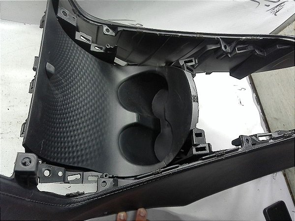 Console Frontal C / Porta Copos Yaris 2023 165km Rodado