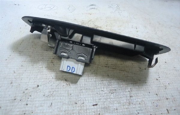 Botao Comando Vidro Dianteiro Dir  Peugeot 2008 15/16