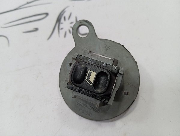 Botao Comando Vidro Porta Traseiro Dir Xsara Picasso 08 A 12
