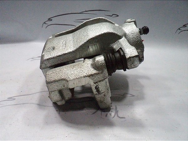 Pinça De Freio Dianteira Direita Toyota Yaris 2020 1.5 Aut.