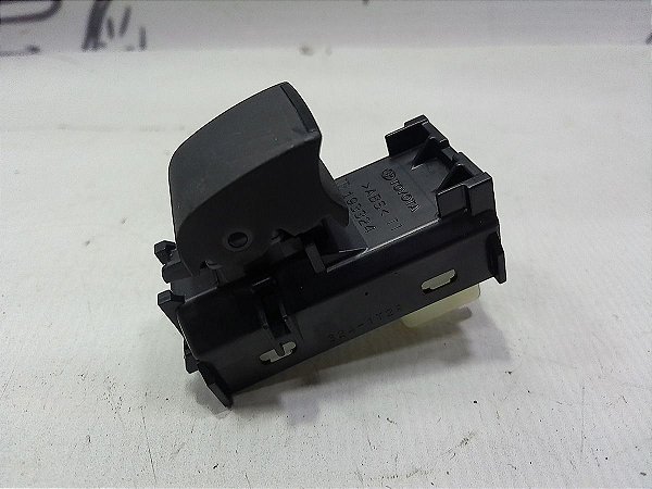 Botao Comando Vidro Traseiro Direito Yaris 2023 165km Rodado