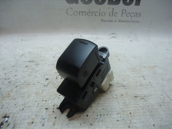 Botao Comando Vidro Traseiro Esquerdo Nissan Versa 2014