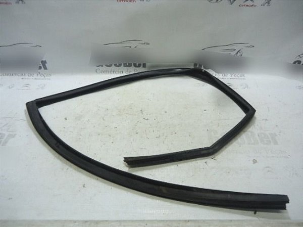 Borracha Contorno Vidro Tras Esq New Fiesta 14/15 Hatch
