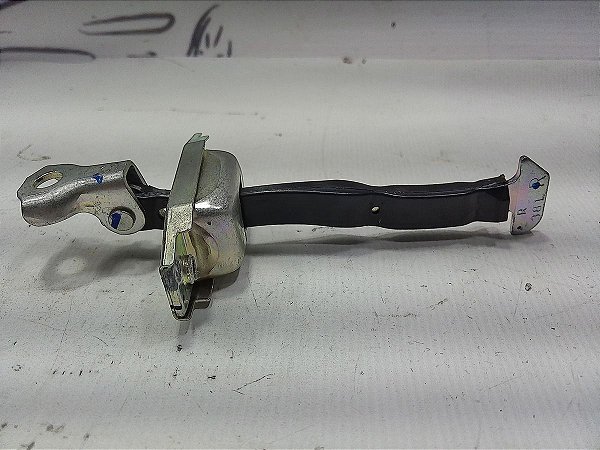 Limitador Da Porta Traseira Esquerda Yaris 2023 165km Rodado