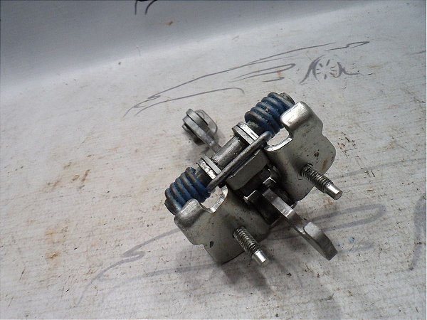 Limitador De Porta Traseiro Direito Renault Duster 16/17