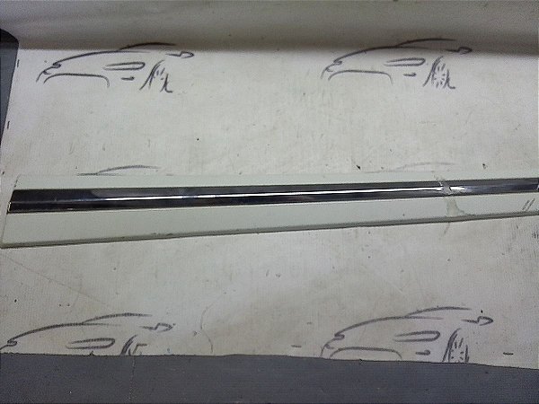 Friso Cromado Porta Dianteira Direita Toyota Yaris Xls 19/20