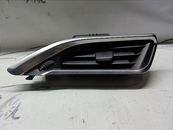 Difusor Ar Dianteiro Direito Peugeot 208 14/15 1.6 16v