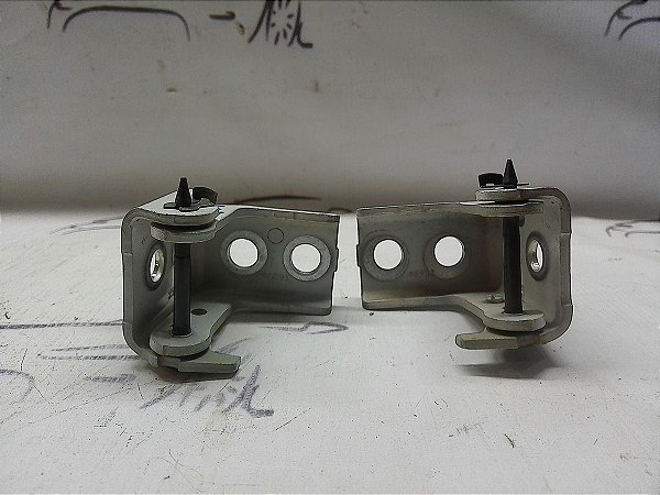 Par Dobradiça Porta Dianteira Esquerda Peugeot 208 14/15 1.6