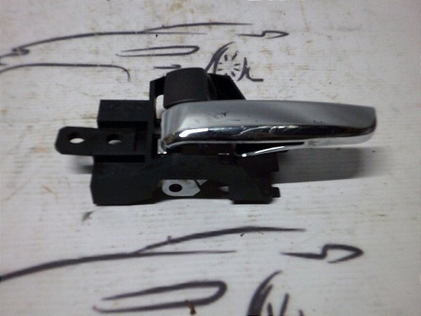 Maçaneta Interna Dianteira Esquerda Outlander 2015/16