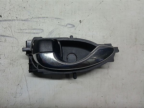 Maçaneta Interna Cromada Porta Traseira Esq Yaris Xls 19/20