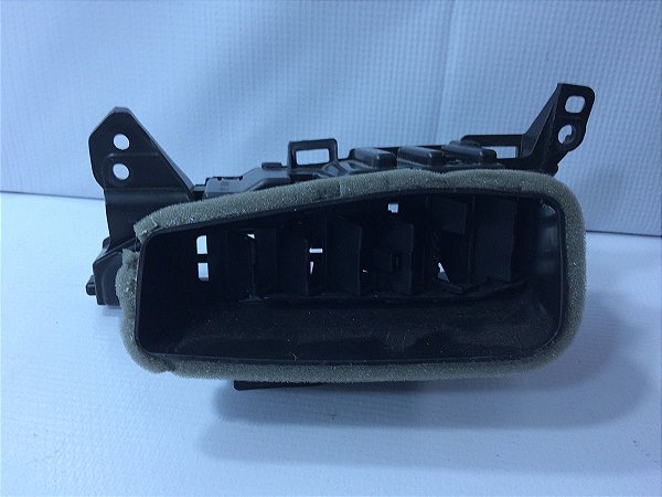 Difusor De Ar Esquerdo Toyota Yaris 18/19
