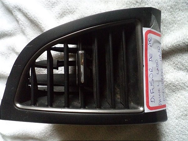 Difusor De Ar Lateral Esquerdo Painel P Hyundai Hb20 14 15